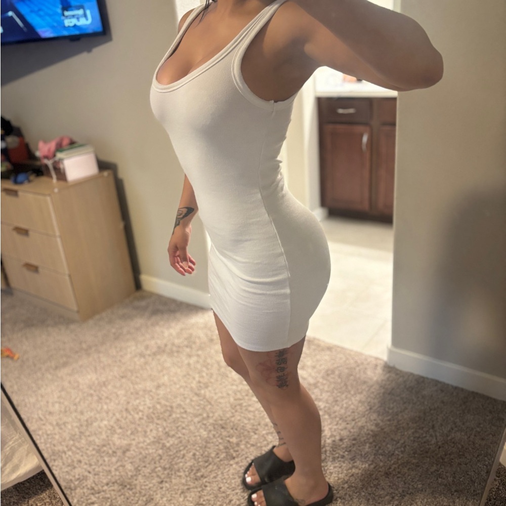 White Sleeveless Dress